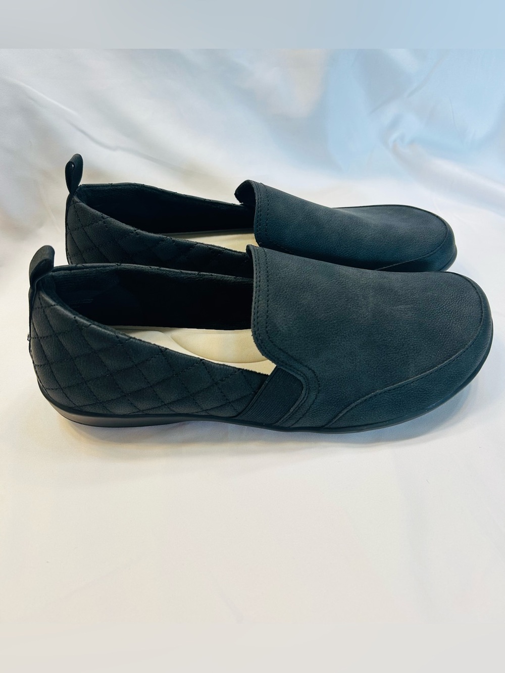 JSport by Jambu Women's Slip-On Loafers in Dark Gray. New Without Box